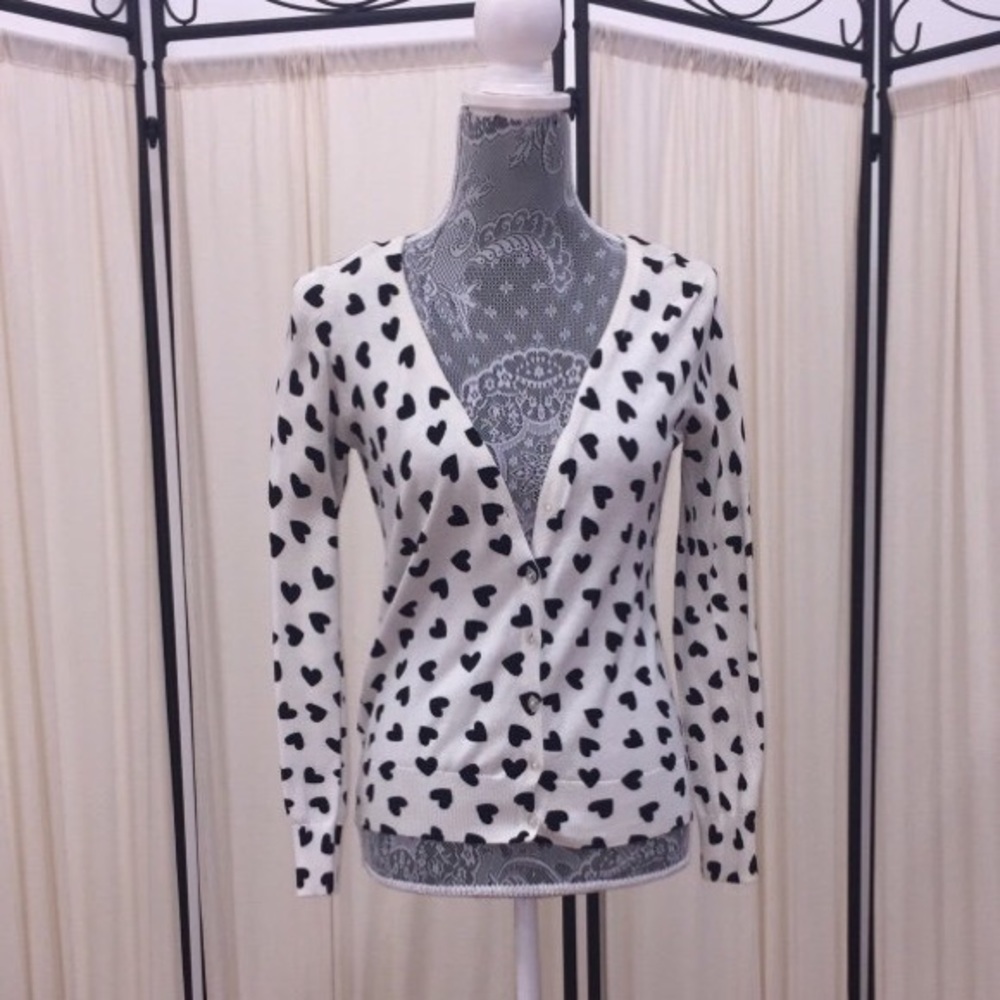 Sweater With Heart Pattern - image 1